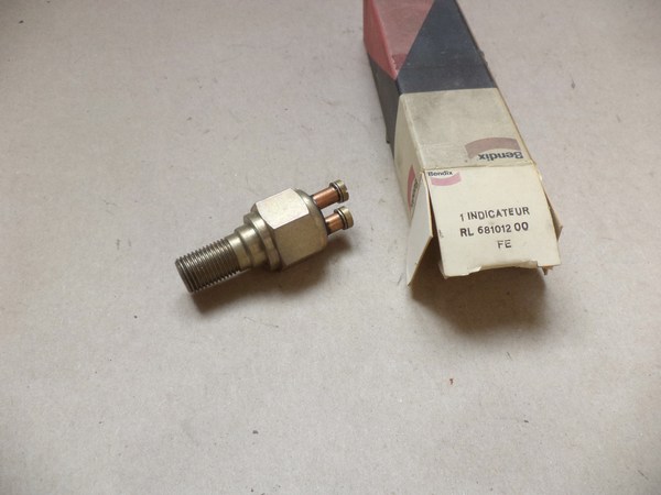 n°cf94 bouchon liquide frein nivoclair Peugeot 204 simca 1300 1500 538043 bendix neuf DPA86