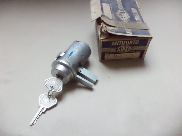 n°da23 pompe vide Alfa 145 146 155 fiat uno fiorino tipo croma regata RM 195 neuve DPA86