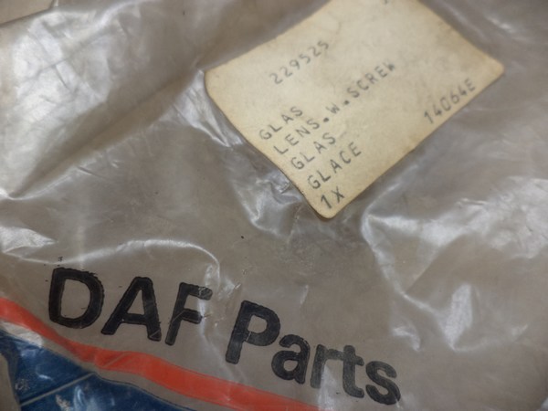 n°mc69 cabochon clignotant DAF F2800 F3300 F3600 229525 SWF neuf DPA86