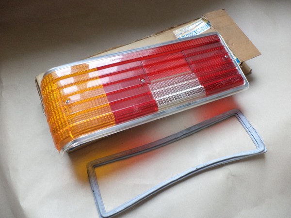 n°mc72 enjoliveur phare Simca 1300 1500 95543 neuf NOS DPA86