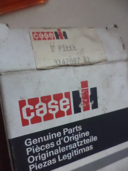 n°mc73 Cabochon de feux pour Case IH 323 423 353 453 3142087R1 gabriel lyon neuf NOS DPA86