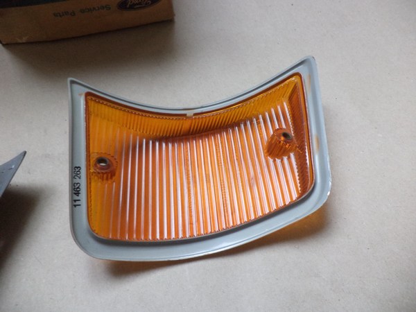 n°mc75 clignotant gauche FORD 12M 15M taunus P6 fomoco K22708 neuf NOS DPA86