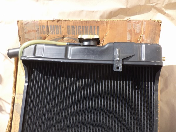 n°da30 radiateur moteur IPRA Lancia fulvia RALLY HF / zagato 1728798 neuf NOS DPA86