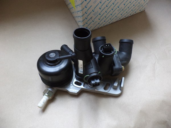 n°da47 pompe a vide VW transporter T4 LT28 LT40 pierburg neuve 72230062 075145101A NOS DPA86