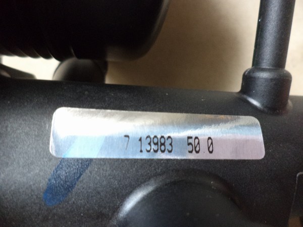 n°da32 pompe a vide VW Polo 2 2F pierburg 031145101E 713983500 neuve NOS vacuum DPA86