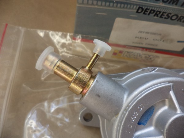 n°da33 pompe a vide Citroen XM xantia 2.1 TD 406 605 pierburg neuve NOS vacuum DPA86