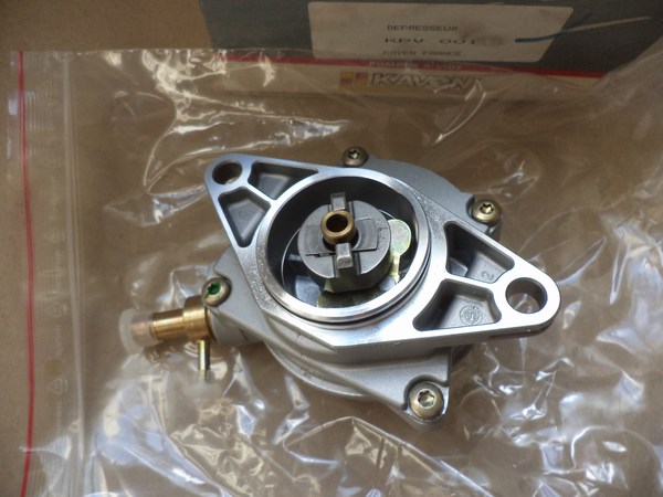 n°da33 pompe a vide Citroen XM xantia 2.1 TD 406 605 pierburg neuve NOS vacuum DPA86