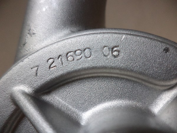 n°da34 pompe a vide citroen essence XM XSARA ZX 306 405 406 605 Pierburg 72169006 neuve vacuum DPA86
