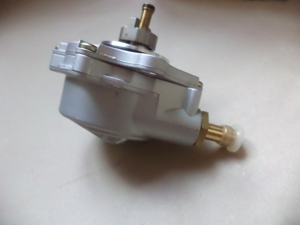 n°da34 pompe a vide citroen essence XM XSARA ZX 306 405 406 605 Pierburg 72169006 neuve vacuum DPA86