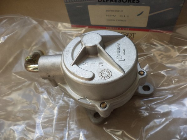 n°da36 pompe a vide VOLVO 440 460 740 S40 pierburg neuve 72117215E NOS vacuum DPA86