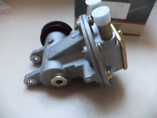 n°da41 pompe a vide Citroen C15 Peugeot 205 309 405 rover 200 400 Pierburg neuve NOS DPA86
