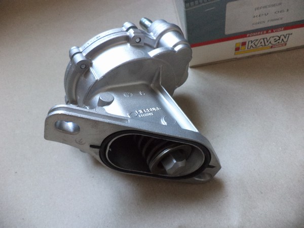 n°da42 pompe a vide VOLVO 740 760 850 940 960 pierburg 722300657 072145100 neuve NOS DPA86