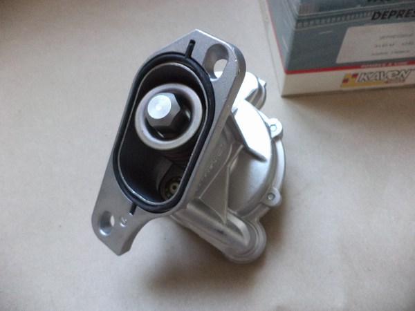 n°da42 pompe a vide VOLVO 740 760 850 940 960 pierburg 722300657 072145100 neuve NOS DPA86