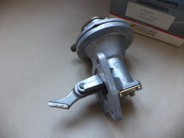 n°da43 pompe a vide VOLVO 264 265 262 262C pierburg neuve 72018400 1328559 NOS vacuum DPA86