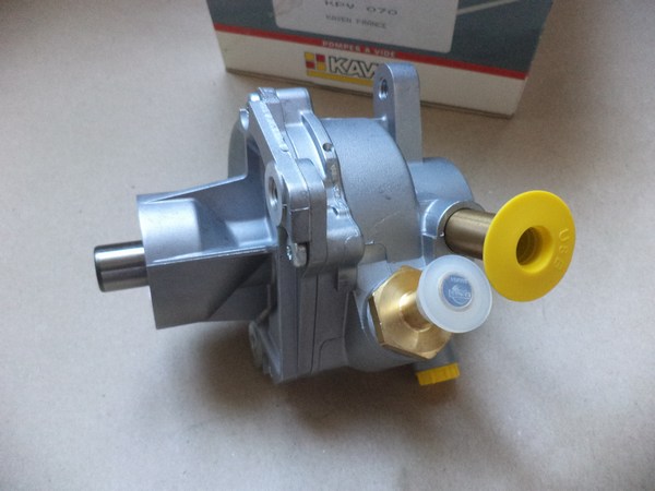 n°da44 pompe a vide Reanult laguna 1 2.2D pierburg neuve 72166610 7700858480 NOS DPA86