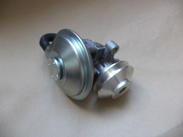 n°da46 pompe a vide Peugeot 504 505 604 J5 J7 J9 95010140 456516 neuve NOS vacuum DPA86