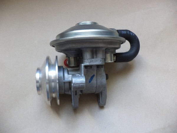 n°da41 pompe a vide Citroen C15 Peugeot 205 309 405 rover 200 400 Pierburg neuve NOS DPA86