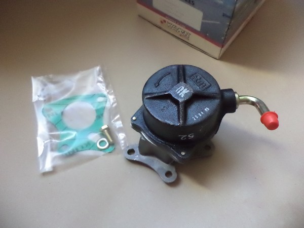 n°da53 pompe a vide Renault 2.1 R18 R20 R21 R25 R30 espace trafic RM neuve NOS vacuum DPA86