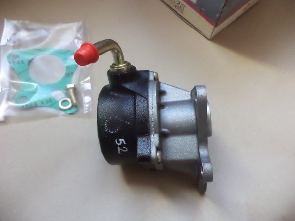 n°da51 pompe a vide RENAULT 1.9D express clio R19 RM300 neuve NOS vacuum DPA86