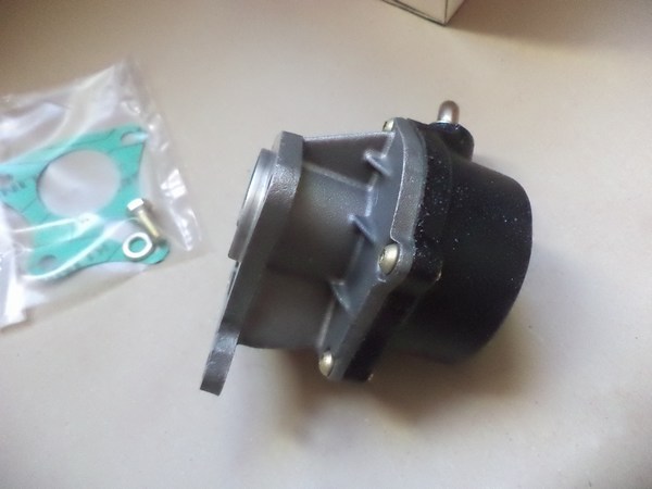 n°da51 pompe a vide RENAULT 1.9D express clio R19 RM300 neuve NOS vacuum DPA86