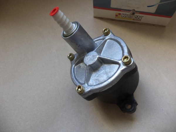 n°da53 pompe a vide Renault 2.1 R18 R20 R21 R25 R30 espace trafic RM neuve NOS vacuum DPA86