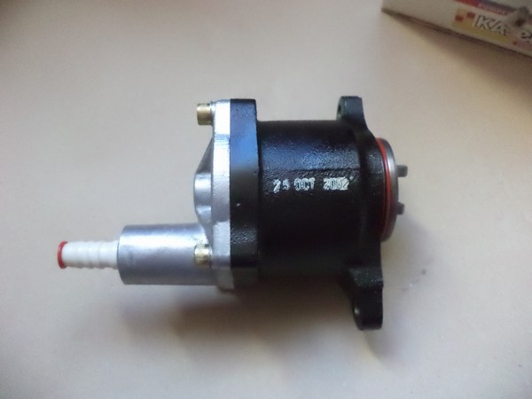 n°da53 pompe a vide Renault 2.1 R18 R20 R21 R25 R30 espace trafic RM neuve NOS vacuum DPA86