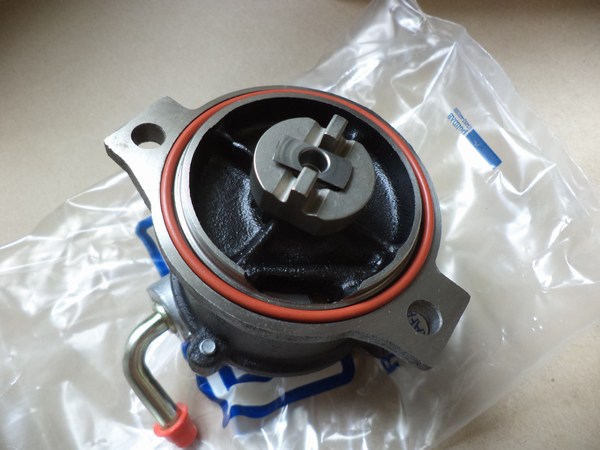 n°da56 pompe a vide RENAULT 1.6D express super 5 R9 R11 RM296 neuve NOS vacuum DPA86