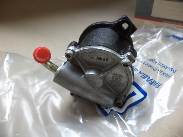 n°da56 pompe a vide RENAULT 1.6D express super 5 R9 R11 RM296 neuve NOS vacuum DPA86