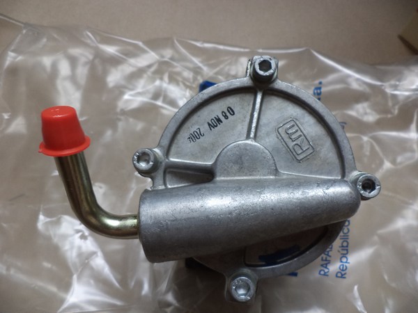 n°da56 pompe a vide RENAULT 1.6D express super 5 R9 R11 RM296 neuve NOS vacuum DPA86